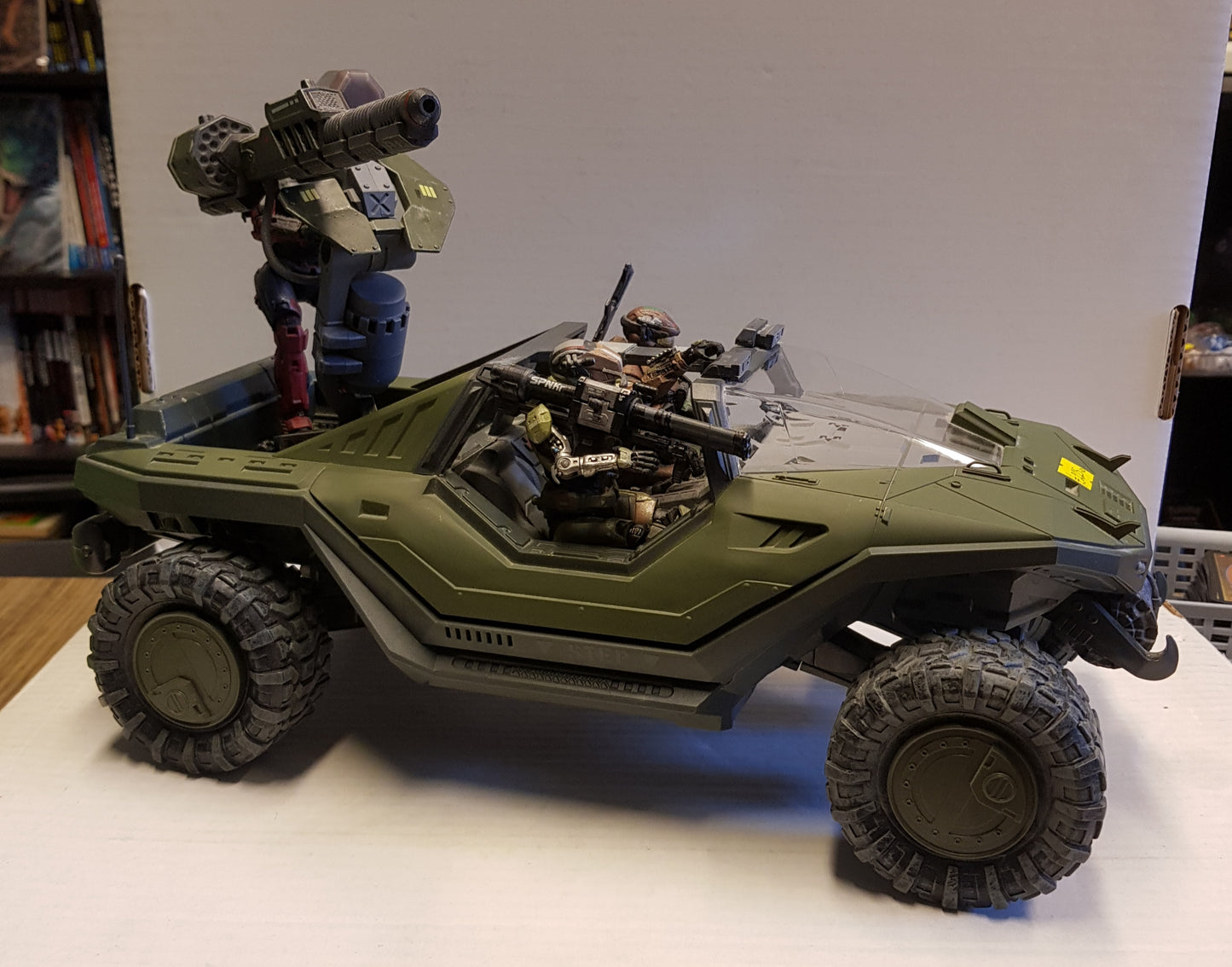 Halo Reach Warthogwith Additional Turret and Figures (NAT)